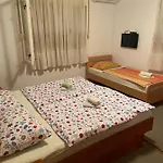 Affittacamere In With Balcony, Air Conditioning, Wifi 5188-1