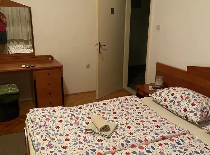 Maison d'hôtes In With Balcony, Air Conditioning, Wifi 5188-1 Sukošan