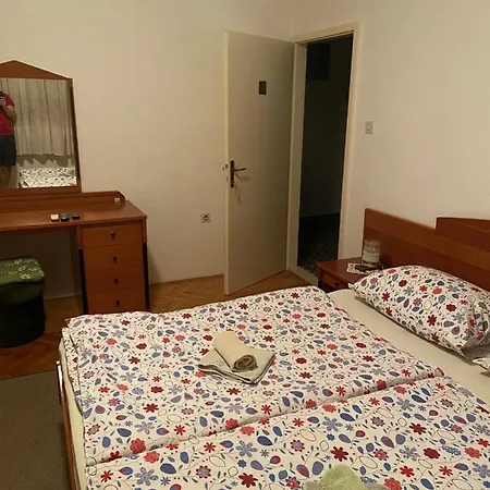 Konukevi In With Balcony, Air Conditioning, Wifi 5188-1 Sukošan
