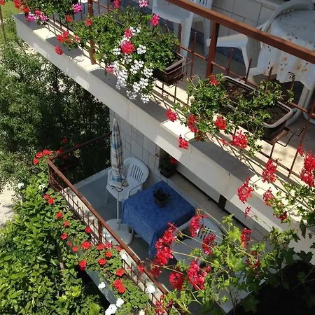 Konukevi In With Balcony, Air Conditioning, Wifi 5188-1 Sukošan